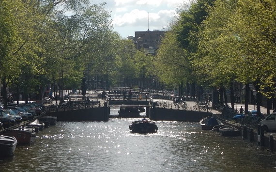 Нидерланды – это равнинное государство, большая часть которого лежит ниже уровня моря. Значительная часть суши была отвоевана у моря